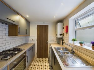 kitchen - click for photo gallery